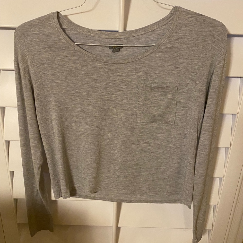 Women’s grey crop long sleeve